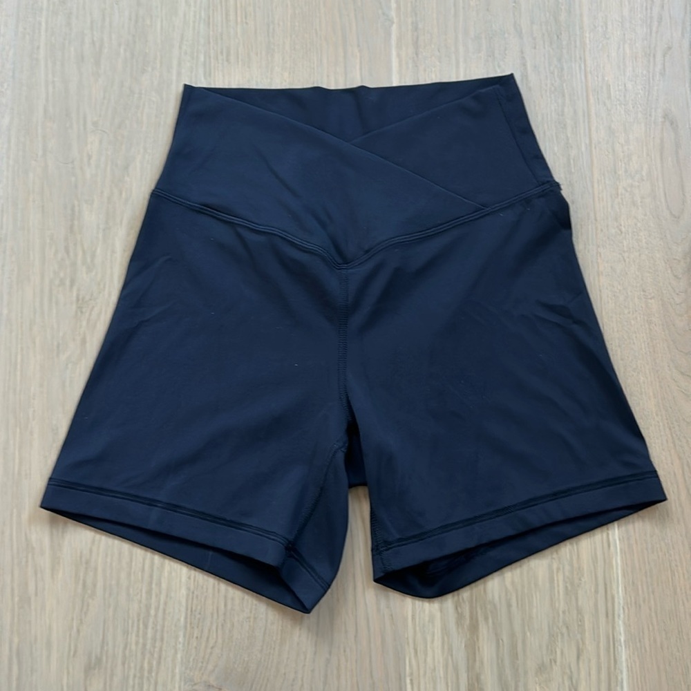 NWT CRZ YOGA Navy Crossover Biker Shorts
